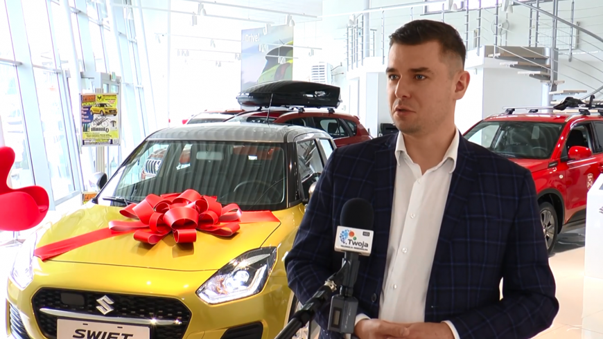 Prezentacja nagrody głównej w loterii PIT-owej w Wasilkowie