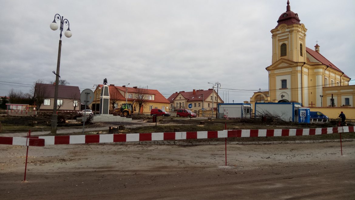 Rynek 11 Listopada w Choroszczy to plac budowy