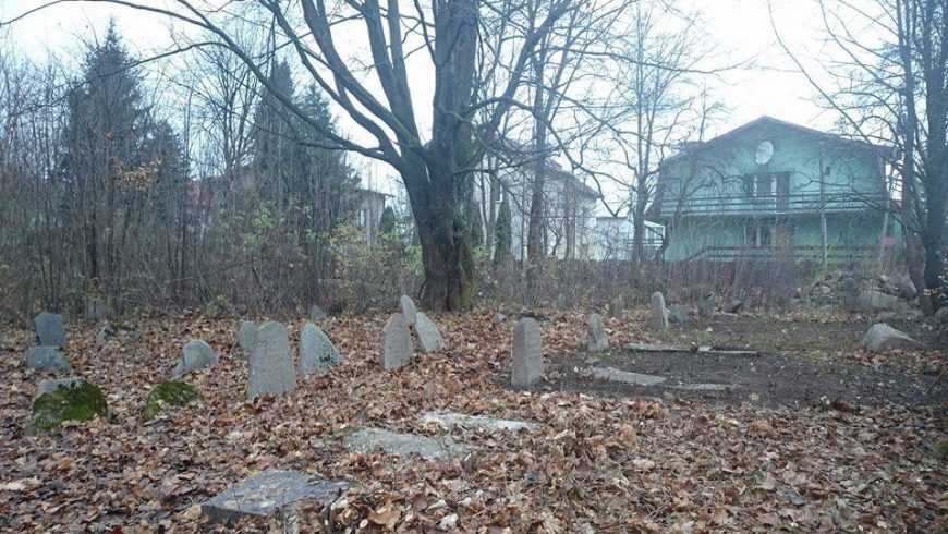 Wolontariusze posprzątają cmentarz żydowski w Sokółce