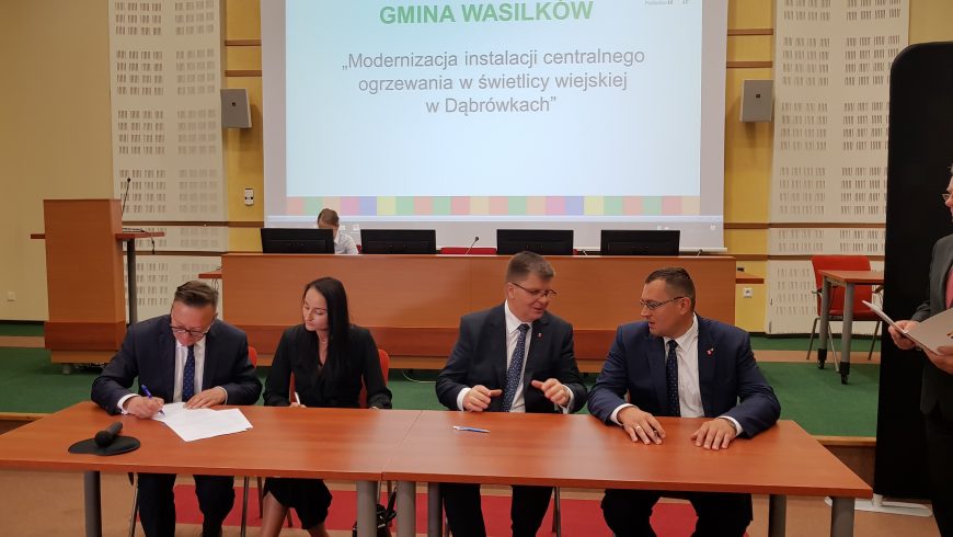 Samorządowcy podpisali umowy na realizację projektów w ramach Programu Odnowy Wsi Województwa Podlaskiego