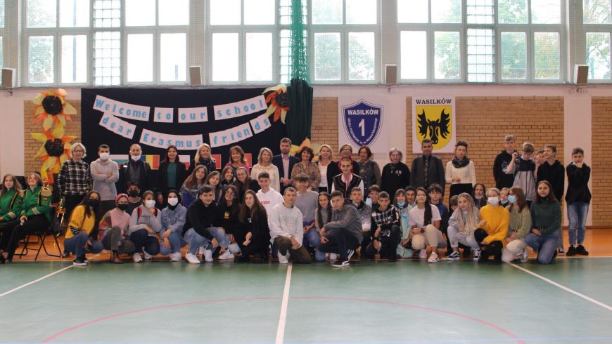 Uczniowie i nauczyciele z czterech krajów goszczą w wasilkowskiej szkole
