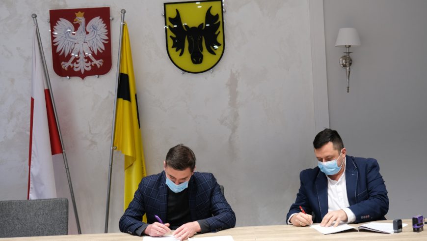 Burmistrz Wasilkowa podpisał umowę na przebudowę z rozbudową szkoły w Studziankach