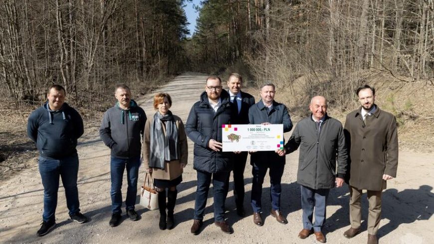 Fundusz Wsparcia Gmin i Powiatów. Milion złotych dla powiatu białostockiego na budowę drogi