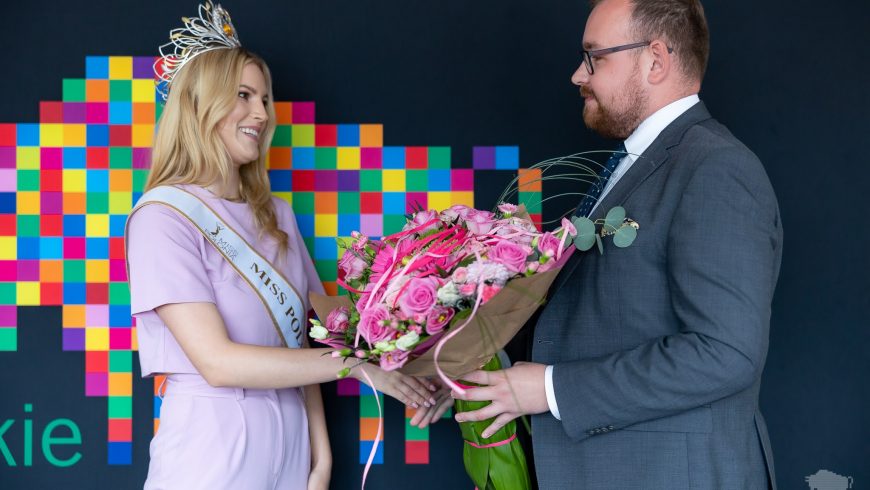 Miss Polonia 2022 z wizytą w urzędzie marszałkowskim