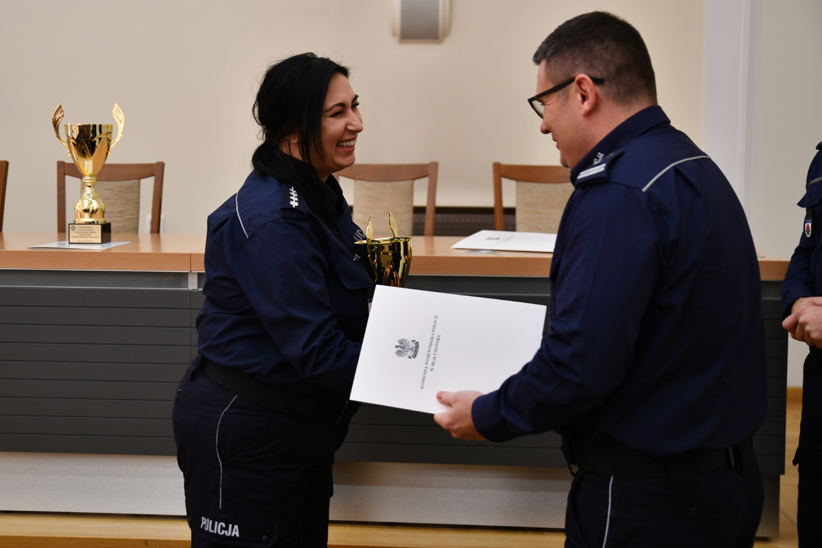 WOJEWÓDZKI KONKURS DYŻURNYCH – SOKÓLSKA POLICJANTKA NA PODIUM
