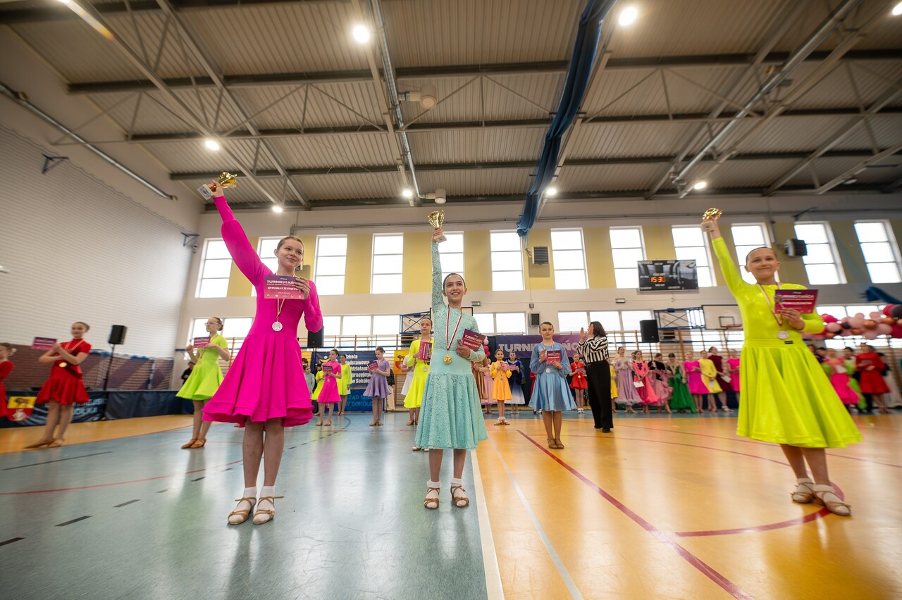 Kroki, obroty, podskoki… i emocje – Wiosenny Turniej Tańca o Puchar Burmistrza Sokółki
